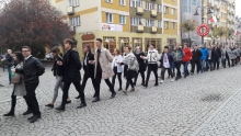2018.11.09 Maturzyści tańczą poloneza