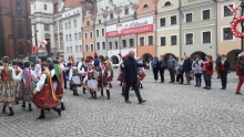 2018.11.09 Maturzyści tańczą poloneza