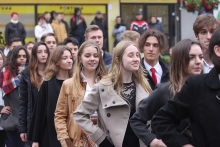 2018.11.09 Maturzyści tańczą poloneza