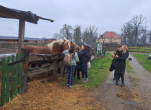 18.04.2024 wycieczka do Schroniska dla Koni  "Tara" w Piskorzynie